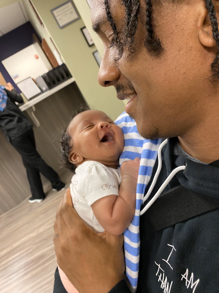 UnitedSt8Of_Ham's tweet photo. When you’re high off that Liquid Gold, you just be smiling for no reason 😂😂!! #Alivia #NFLDAD #GIRLDAD #HUMBLEDandBLESSED #DISCIPLINEDandSACRIFICED https://t.co/F9iGRoPWiR