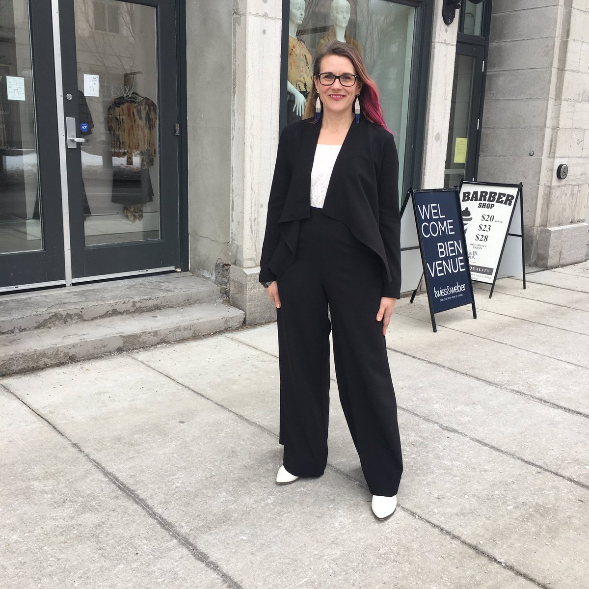 Steph_DDesigns's tweet photo. The Jac pant and Fine Faye jacket make a lovely and comfortable suit. Go on, treat yourself! Check them out today at @twissandweber Limited run so act now 😉 #slowfashion #localdesigner #ottawadesigner #madeincanada #faitaucanada https://t.co/RwhW4Y8X2h