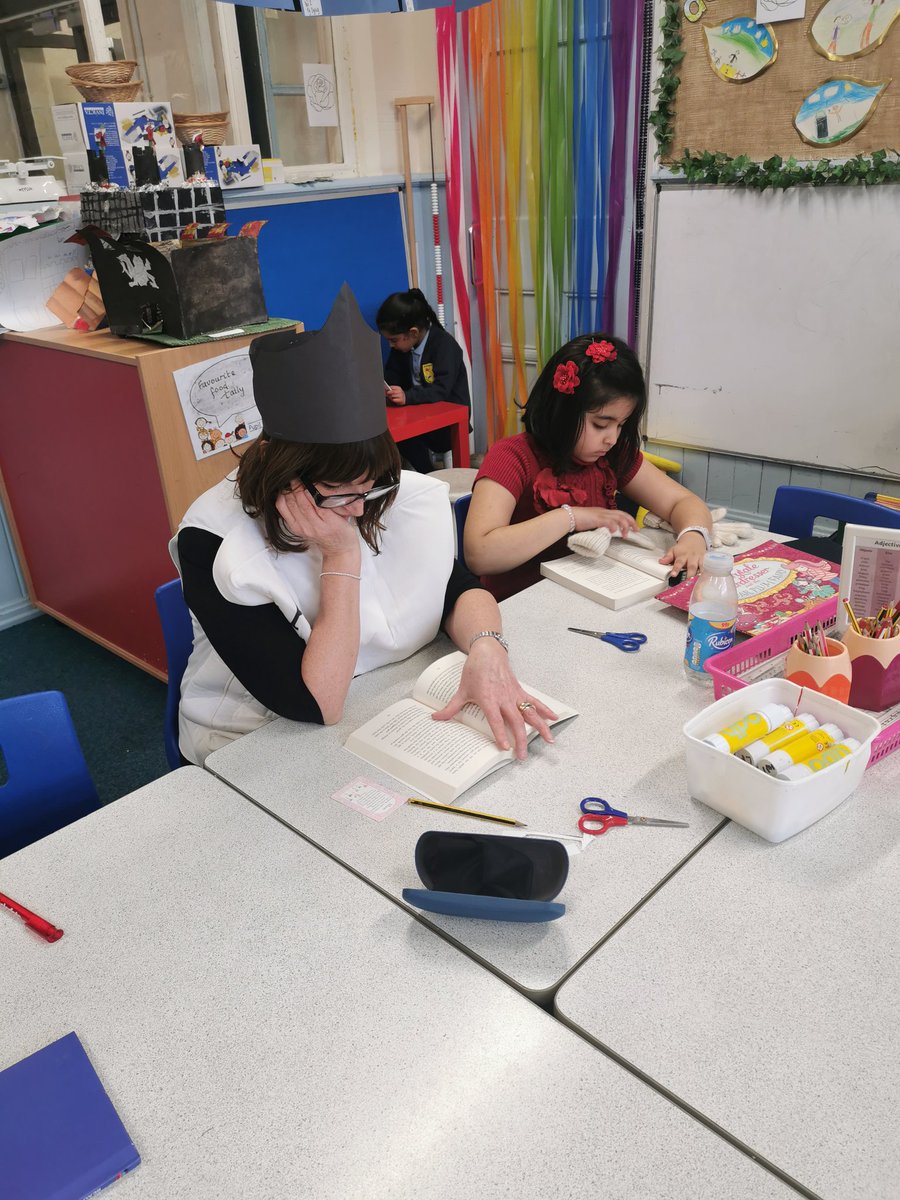 LPalios_LPS's tweet photo. Stop, drop and read time in Dosbarth Ivy! Having a full half hour to delve into a good book was bliss this afternoon 😊 #WorldBookDay2020 @LansdownePS https://t.co/Lab0cVF0Ey