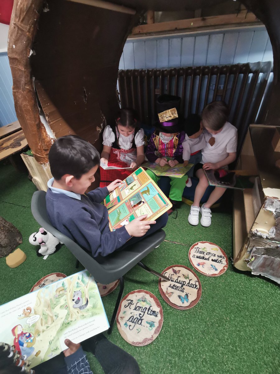 LPalios_LPS's tweet photo. Stop, drop and read time in Dosbarth Ivy! Having a full half hour to delve into a good book was bliss this afternoon 😊 #WorldBookDay2020 @LansdownePS https://t.co/Lab0cVF0Ey