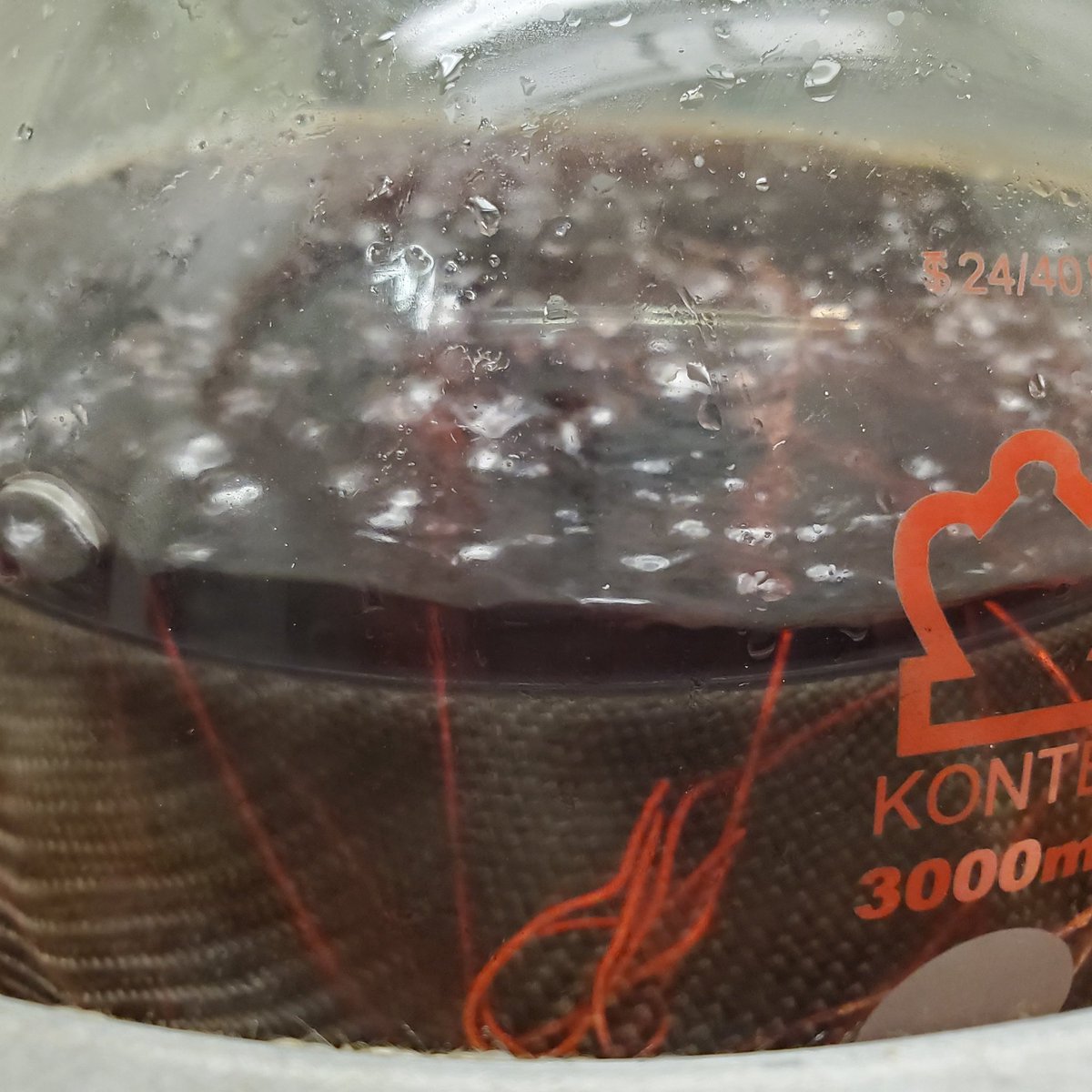JunorGlen's tweet photo. I have never seen a THF still so red before! Wow! #BertrandLab @ucsdchembiochem @ucsdphysicalsciences https://t.co/VVKNX2kCEH