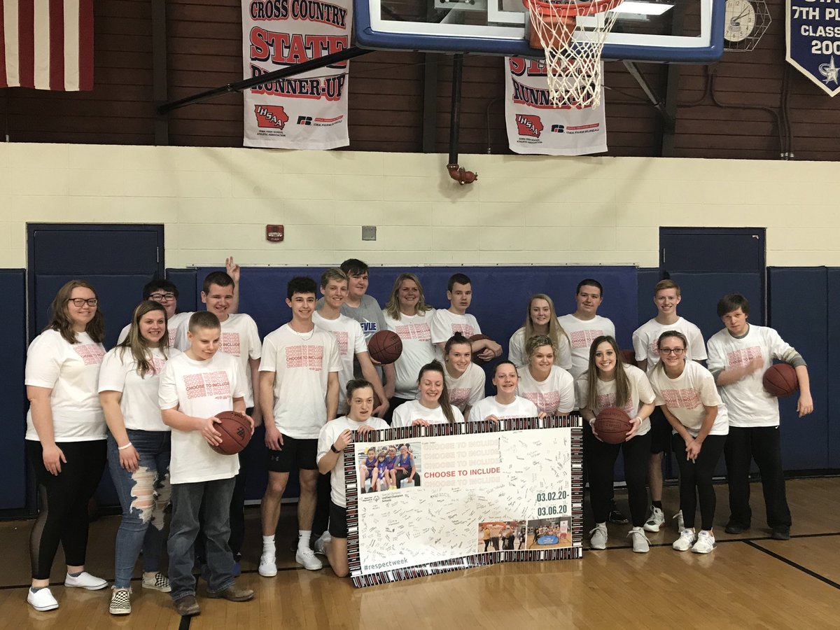 BellevueComets's tweet photo. The Unified Team is ready for the annual game against the teachers. Taking place in about 10 minutes. #inclusionweek https://t.co/J0l1UoFgRI