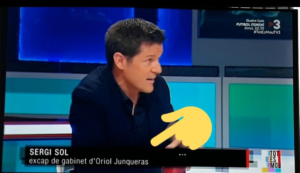ramoncotarelo's tweet photo. Aquest paio, que ens costa 78.000 € a l'any com "assessor de polítiques estratègiques" (???) del govern, apareix a TV3 com si fos independent i aprofita x atacar sempre al MHP Puigdemont. Aixó és corrupció i estafa es miri com es miri. Corrupció del paio i corrupció de RTV3. https://t.co/jM7hZy37s6