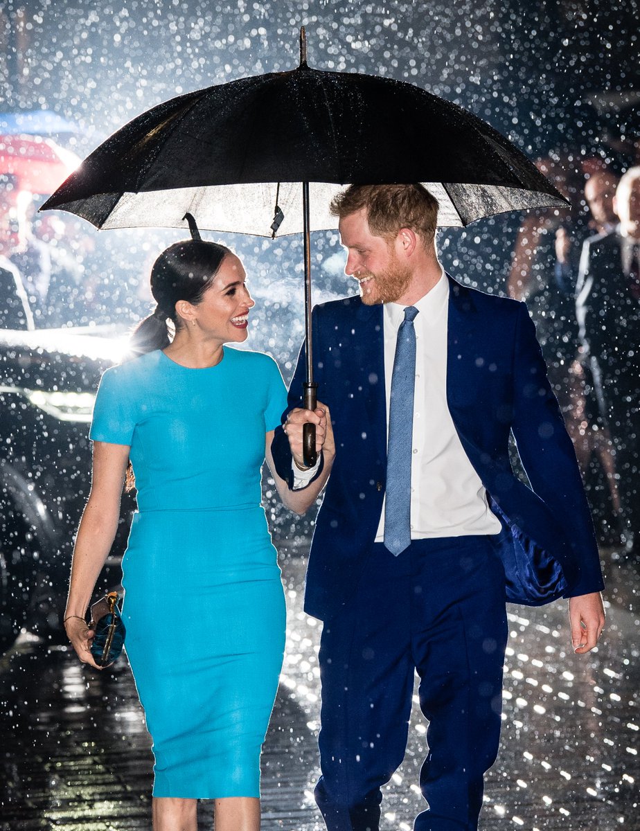 enews's tweet photo. We...just...😭😍😭 https://t.co/ywEkSjl00T https://t.co/aJhDtqS3LG