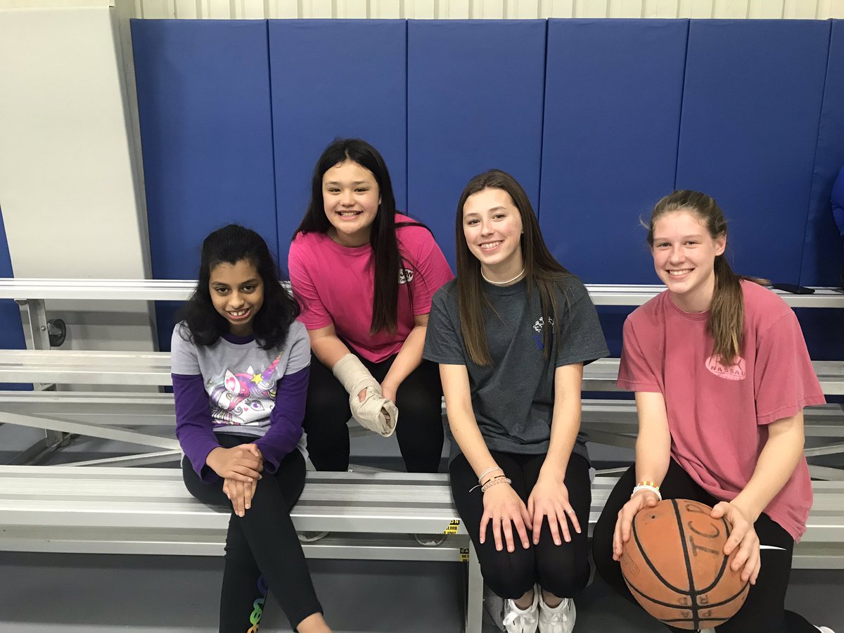 CoFKillian's tweet photo. @Killian_MS students engaged in Rec Center fun in @TheColonyTexas. Thank you for providing an opportunity to practice sportsmanship in the community! https://t.co/Qg401T2OJB
