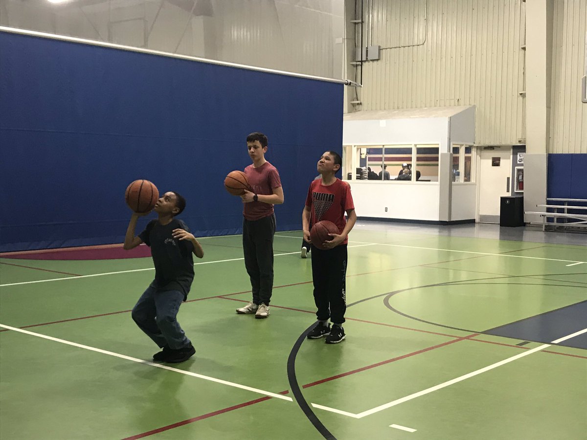 CoFKillian's tweet photo. @Killian_MS students engaged in Rec Center fun in @TheColonyTexas. Thank you for providing an opportunity to practice sportsmanship in the community! https://t.co/Qg401T2OJB