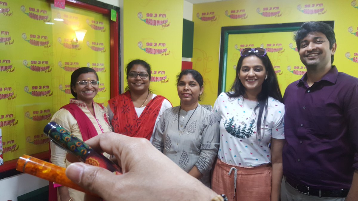 MirchiJeeturaaj's tweet photo. Get ready to see one of the 1st rocking videos in our #WomensDay special series #mirchiwomanofpower @MirchiJeeturaaj with the #MatungaStation #AllWomenStation of #mymaulimumbai
They speak of their dreams, ambitions but above all, what does it mean to be #mirchiwomanofpower https://t.co/GJLfj3L4dC