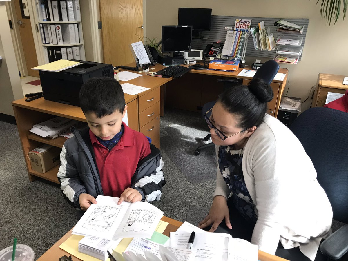 Reading to Ms Nely! <a href="/baltzprincipal/">Amy O’Neill</a>