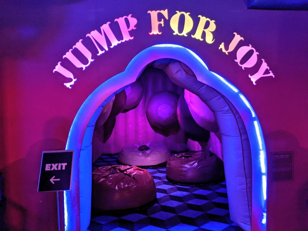 Kei 小さなニューヨーカー 日本ではアダルト博物館というと 秘宝館 が有名ですが ニューヨークでは Museum Of Sex が有名で日本の秘宝館とはまた違う楽しさがありますwこの博物館はアメリカの性の歴史とインスタ映えが融合した不思議な博物館で Kei 小さなニューヨーカー 日本ではアダルト博物館というと 秘宝館 が有名ですが ニューヨークでは Museum Of Sex が有名で日本の秘宝館とはまた違う楽しさがありますwこの博物館はアメリカの性の歴史とインスタ映えが融合した不思議な博物館で