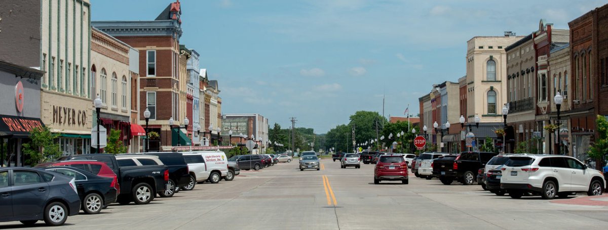 UMN_Ext_CD's tweet photo. Today, @OPE_UMN is celebrating the U's outreach to rural, urban, &amp; suburban communities. Check out this episode of Vital Connections on Air where @UMNExt's Brigid Tuck shares why all MN communities need each other. https://t.co/UtIw9qhQHf #umnengaged #publicengagement #RuralUrban https://t.co/mPIeUnXPE6