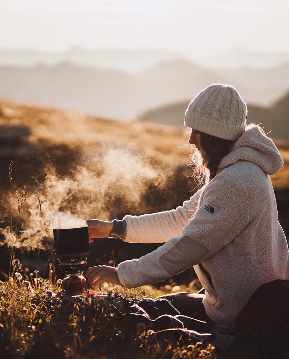 CapmingI's tweet image. Sweet summer memories that I still keep close to my heart. This trip has thought me a lot about what makes my heart sing and what drowns it. 🏔 🌻 first pic shot by 📸 @kuhrmarvin #ErdoğanınYanındayız #ateşkes #ThankYouElizabeth #campinglife #campingwithdogs #campingtrip