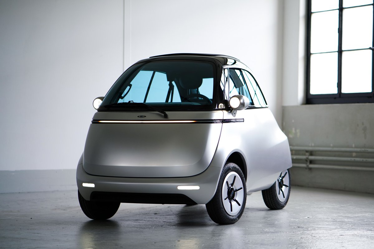 AutomovilMex's tweet photo. El #Microlino 2.0 es un microauto obviamente inspirado en el #BMW #Isetta, tiene un eléctrico que le permite viajar a 90 km/h, alimentado por paquetes de baterías que le dan un rango de 125 y 200 km. El precio inicial es de €12,000 ($265,000 pesos). #NovedadesAP #AutoshowAP https://t.co/asti7ExaSl
