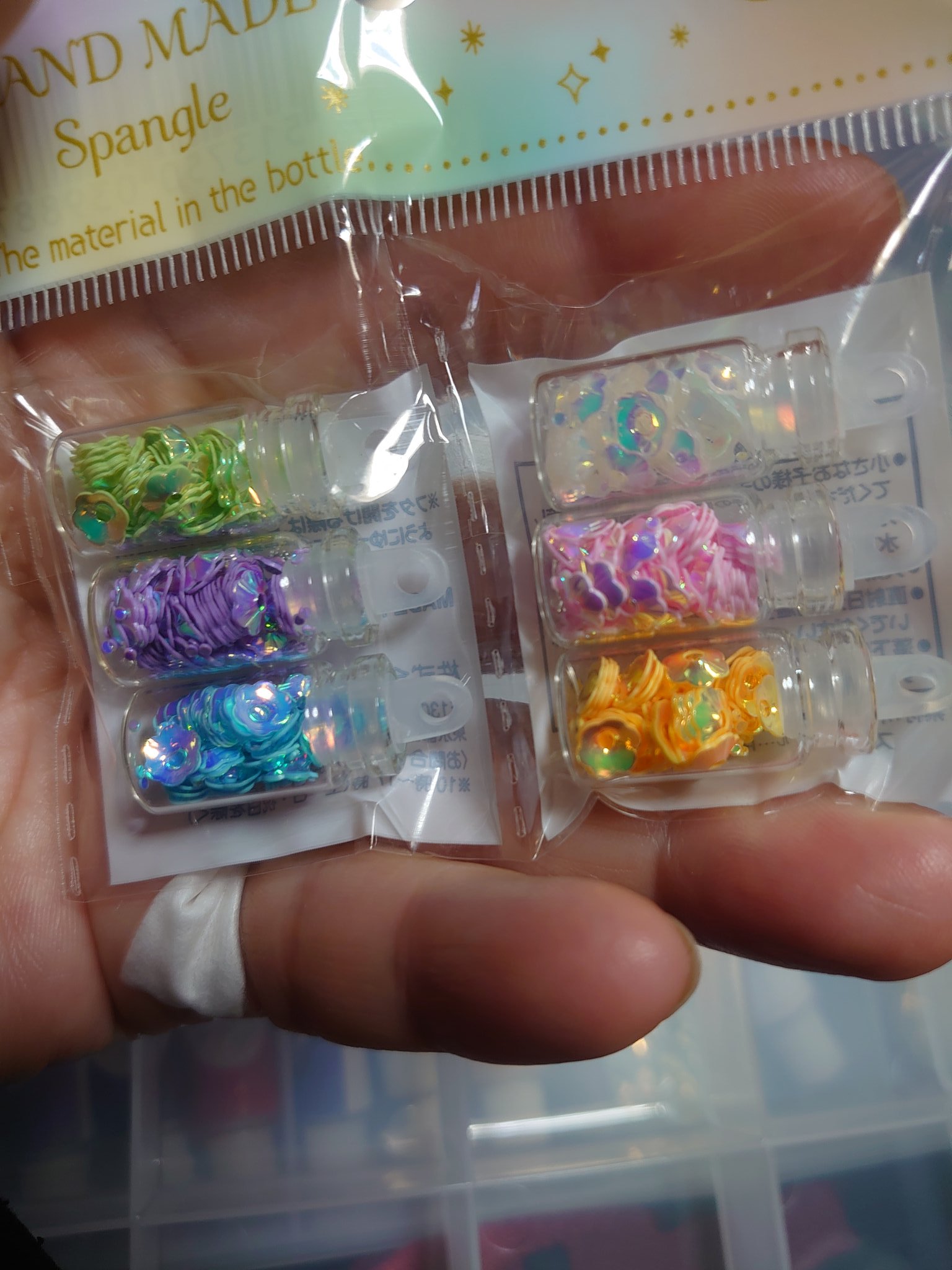 えむ セリアに売ってた小さい瓶入りスパンコール可愛い W 星形と花の形のがあった 3個入りで110円 普通の スパンコールと比べるとこのくらいの大きさ T Co T6ooe9bl0h Twitter えむ セリアに売ってた小さい瓶入りスパンコール可愛い W 星形と花の形のがあった 3個入りで110円 普通の スパンコールと比べるとこのくらいの大きさ T Co T6ooe9bl0h Twitter