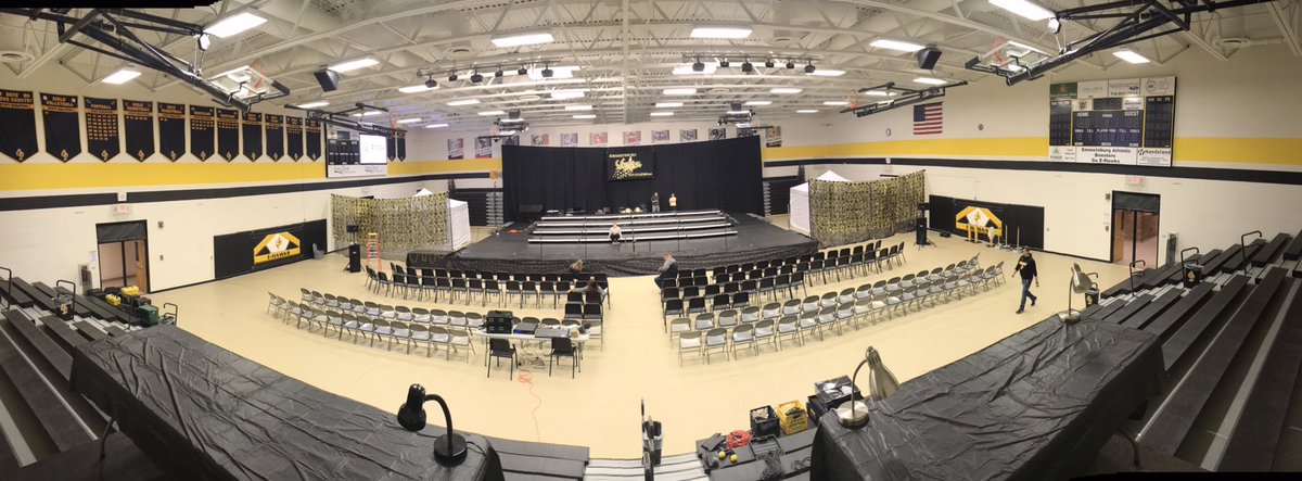 RickMBrennan's tweet photo. Emmetsburg High School’s 2020 Show Choir Extravaganza is ready to welcome 39 groups this weekend!!!!! #goehawks!!! https://t.co/AVjL5hnCdd