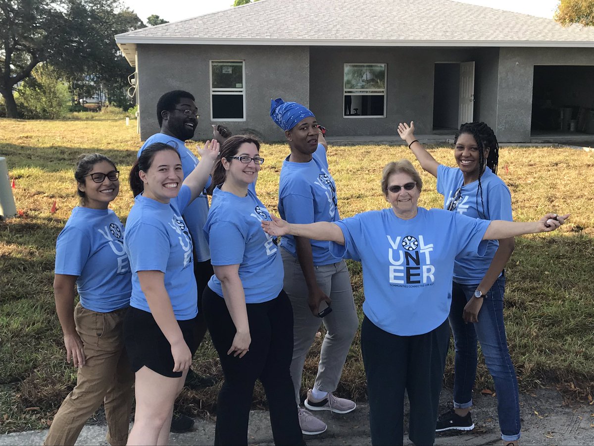 ConnectedFor's tweet photo. This is the house that love built. And we painted it today. @Habitat_org #habitatforhumanity #WomenBuild #cckids #volunteer #volunteerism https://t.co/4De5LOphPQ