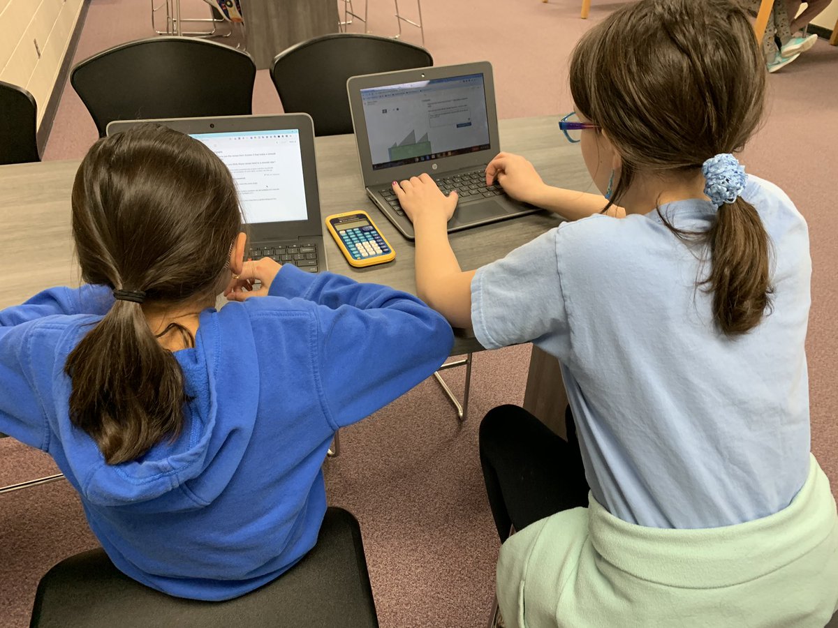 hollyherrera14's tweet photo. I can’t image teaching math without Desmos! @CroneSchool https://t.co/sfn62Dn3NH