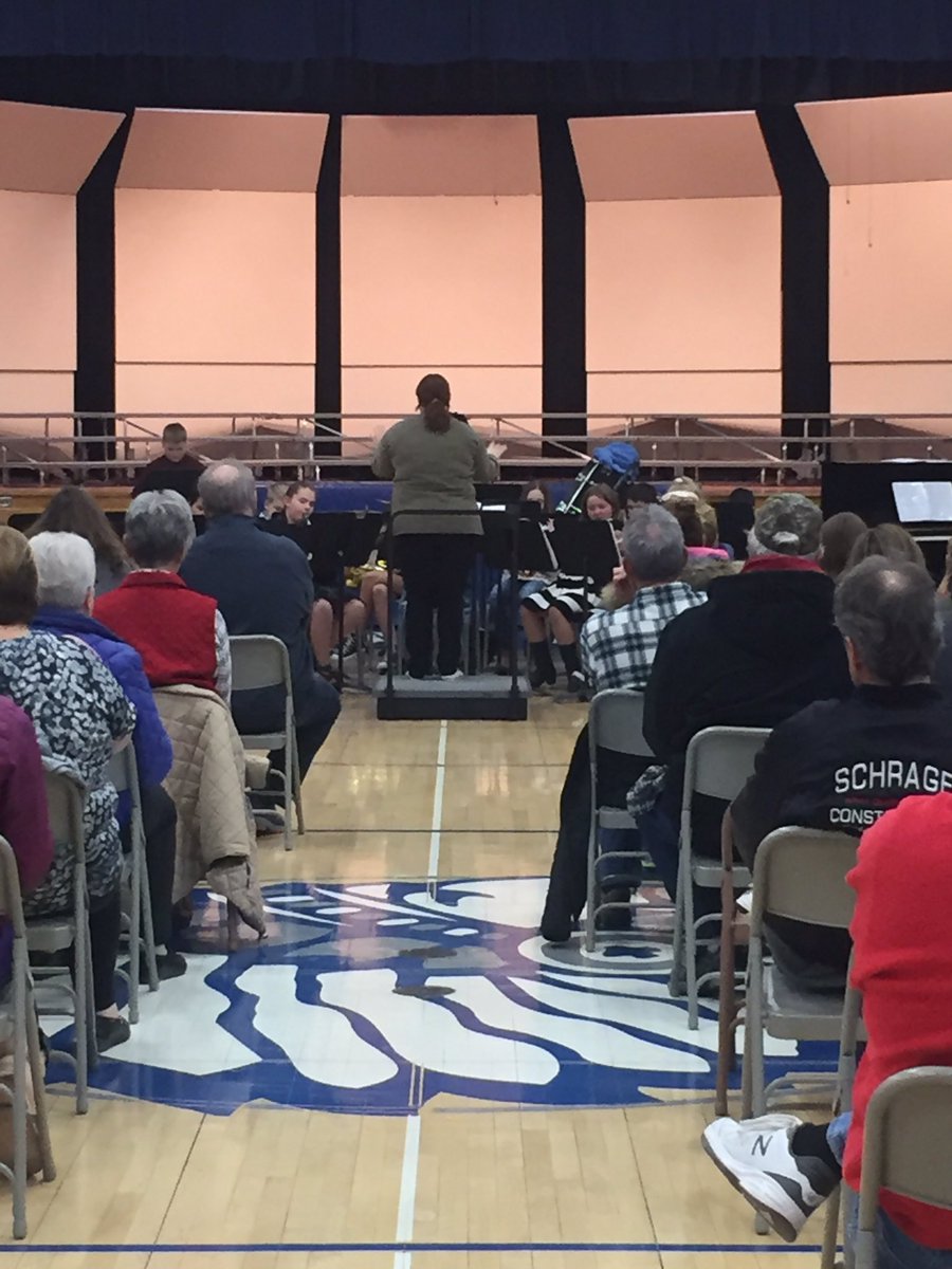 RRMR_Elementary's tweet photo. 5th and 6th grade band. 🎺🎷🥁 https://t.co/WSEdIrfbry