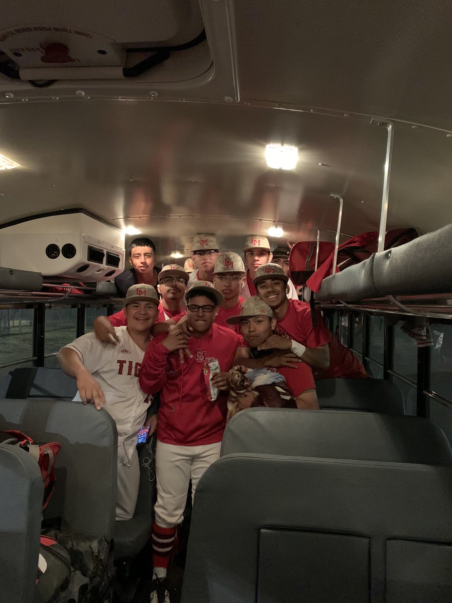 LaredoMartinBaseball tweet media