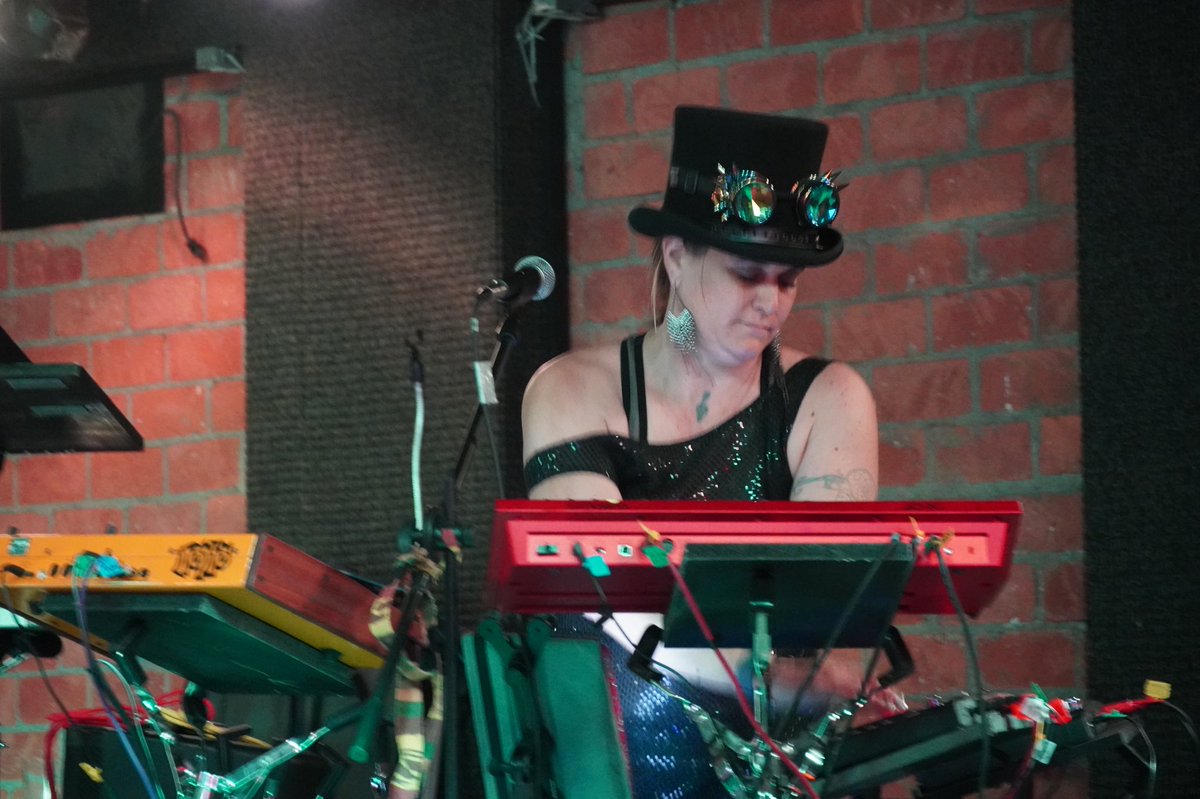 PoNie n’ SCooo tweet media