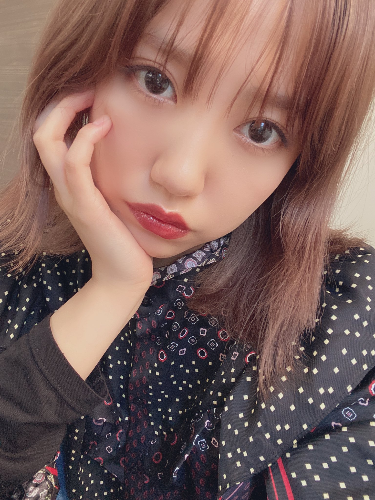 加藤玲奈 おはよー リップの色可愛いーまた後で紹介しまー好き
