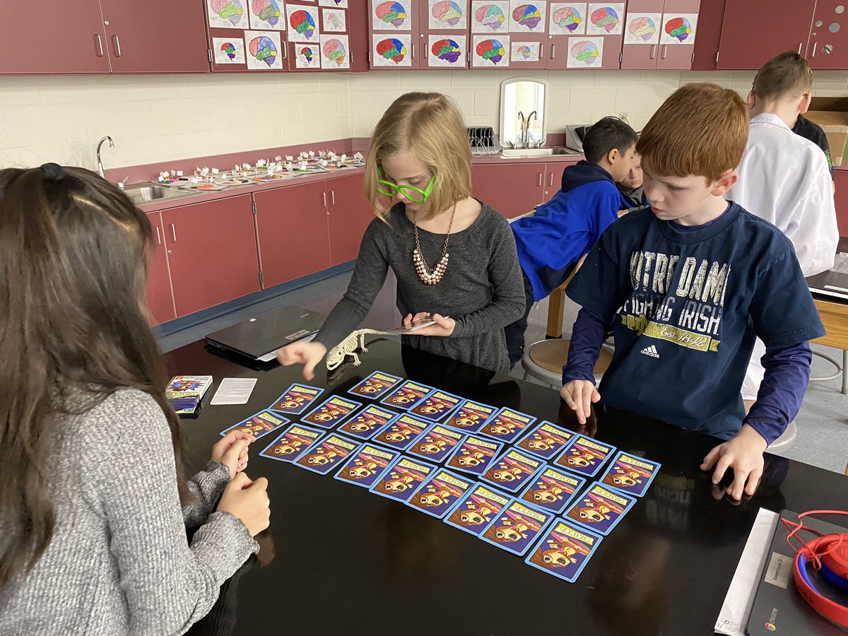 MarvinScience's tweet photo. Testing out our memories in PLTW! #pltw #dces #stem https://t.co/bLpJw1fjwd