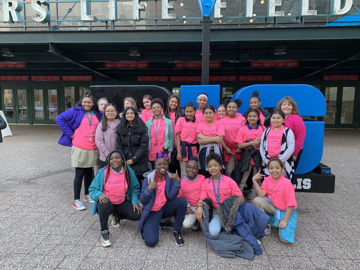 IPSTorrence83's tweet image. School 83 Girls at the Real Girls Feel summit downtown tonight.