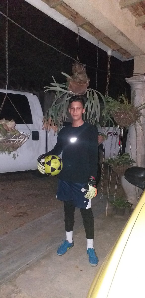 Sebasportero's tweet photo. Esperando mi prueba del Campamento PAN este lunes 9, en San Joaquín-Carabobo. En busqueda de una oportunidad sub15 @AraguaFC @Carabobo_FC @FCYaracuyanos @YaracuyFC @secasports_esc https://t.co/DtZVd8AxxD