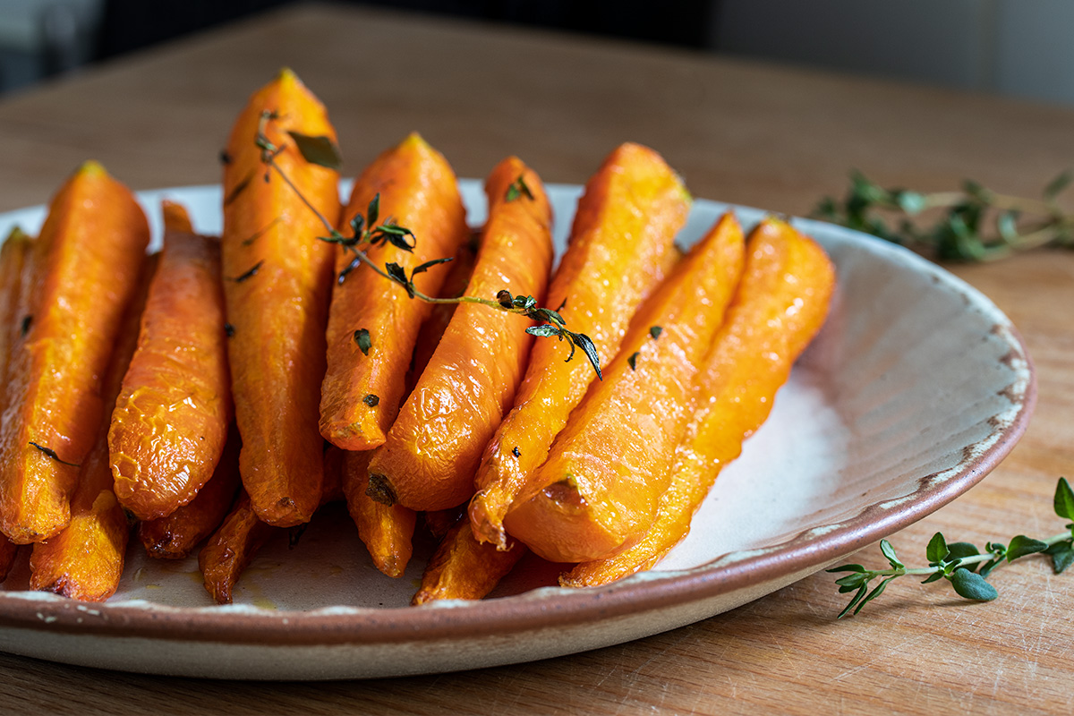 LoveFoodNC's tweet photo. Air fryer carrots – the easiest most delicious way of cooking carrots. The next time you need a side dish in a hurry, try carrots roasted to sweet, tender perfection in the air fryer. https://t.co/Koj2qbgWfW https://t.co/Ae8RfI1E7n