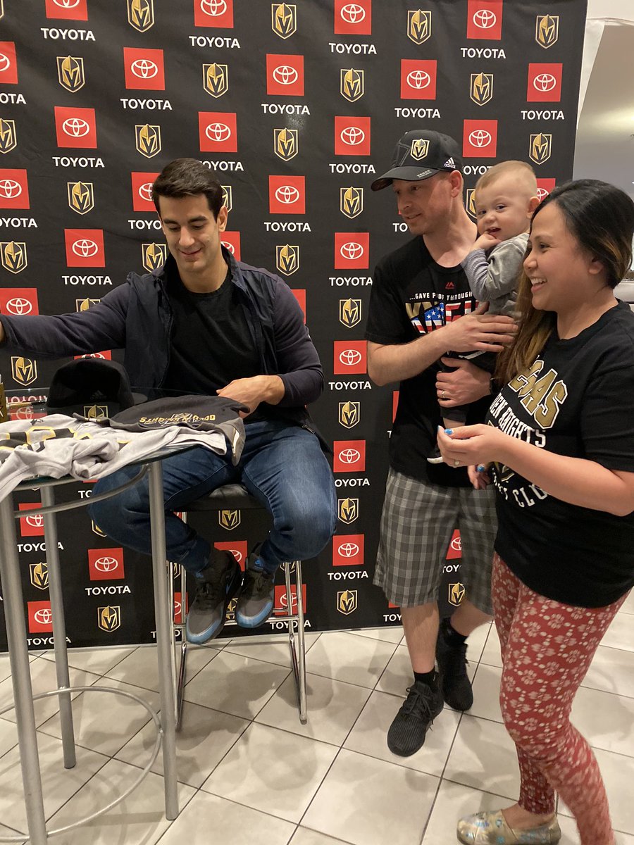 helloooahyin's tweet photo. Meet and greet with Max Pacioretty 😊 
#vegasgoldenknights #vegasborn #blessings #BryceAdventures #TheCardozAdventures #hockey #hockeyteam #hockeyplayer @GoldenKnights https://t.co/nn9JQCobfk