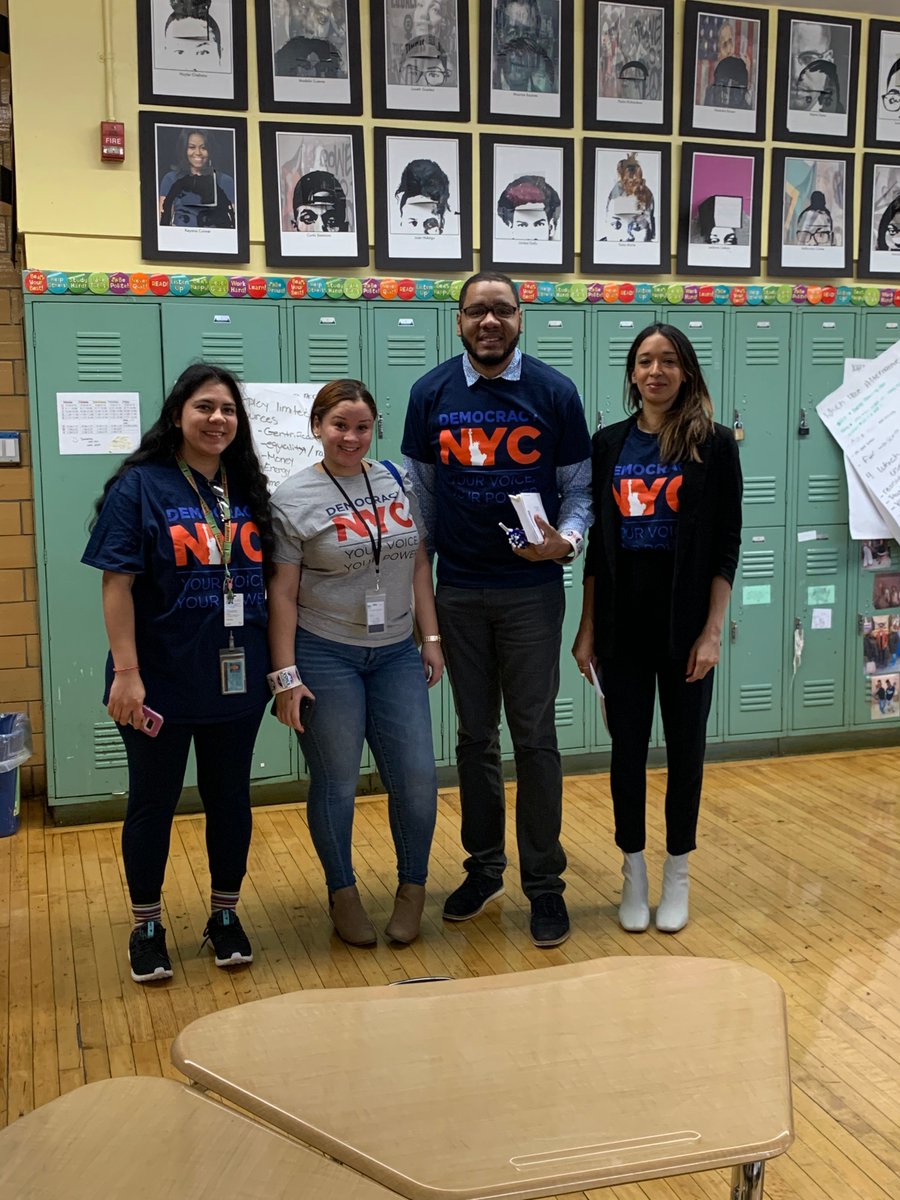 YoSoyDUSA's tweet photo. Our efforts into integrating civic education and encourage civic participation into NYC classrooms continue. Today we registered 100 students to vote at  H.E.R.O. High School. #DemocracyNYC #SVRD #Vote #Bronx @ArnoldFOviedo https://t.co/8bZrUbJjgW
