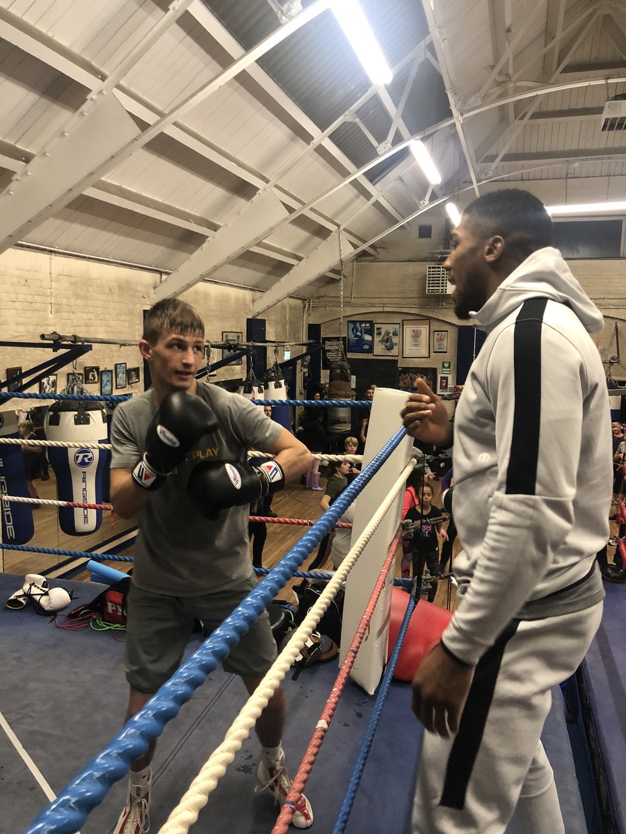 CharlesFrankham's tweet photo. That’s what you called a session training at Finchley boxing club today with @angel_boxeo and the champ @anthonyfjoshua Can’t get better than this for #TeamBoomBoom @MatchroomBoxing @EddieHearn https://t.co/TFDUDbF2Zs