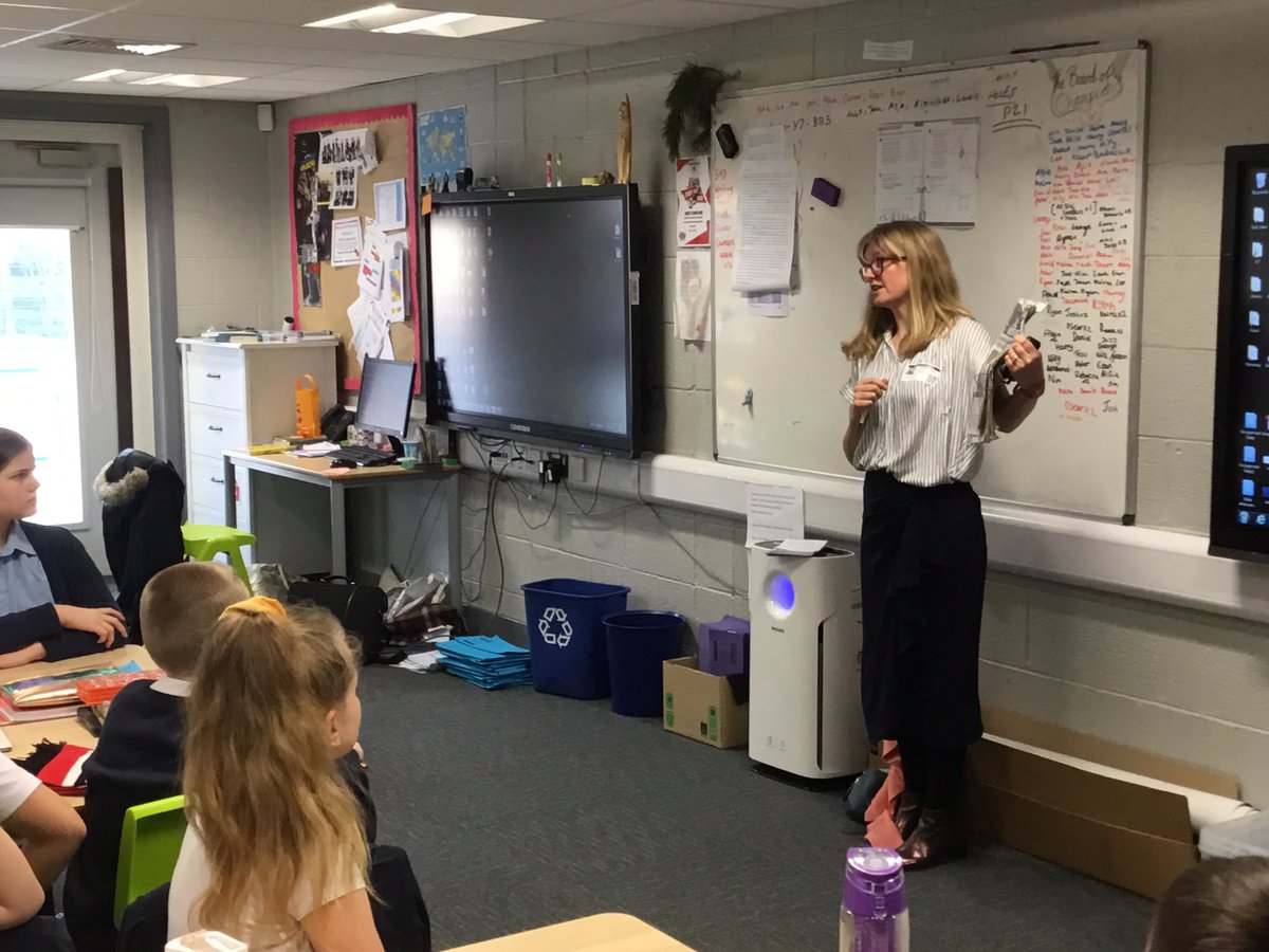 RachelMteacher's tweet photo. We were lucky enough to meet an editor from the @guardian who spared some of her time to tell @RScottPrimary pupils about what the job role involves! @GuardianEdu @CareersWeek https://t.co/VX6LYZlFRM