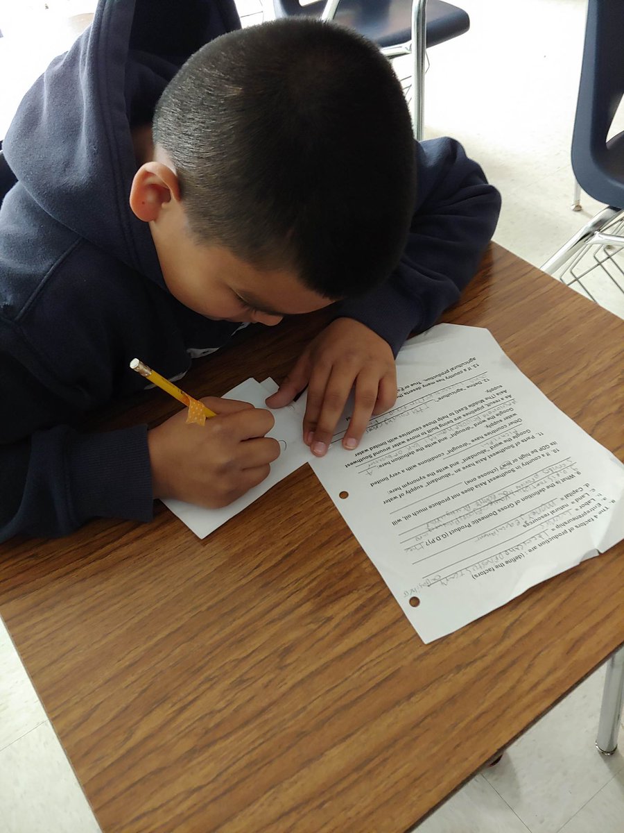 Missy635635's tweet photo. 6th grader scholars studying for their World History test today with flash cards. 7th grade scholars are Tutoring. Best of both worlds 🌎@GoodnightSMCISD https://t.co/lR9HzkEber