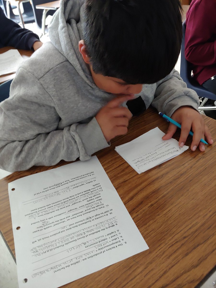 Missy635635's tweet photo. 6th grader scholars studying for their World History test today with flash cards. 7th grade scholars are Tutoring. Best of both worlds 🌎@GoodnightSMCISD https://t.co/lR9HzkEber