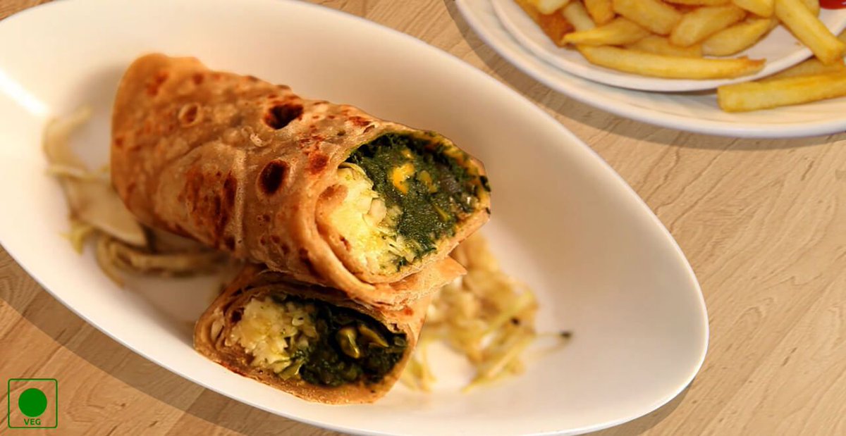 RasoiMenu's tweet image. Potato Corn Kati Rolls or Potato Corn Frankie is a famous street food of Kolkata. This versatile snack is a healthy and new idea for your kids’ lunch box. buff.ly/398zsFe #frankie #recipe #food #snacks