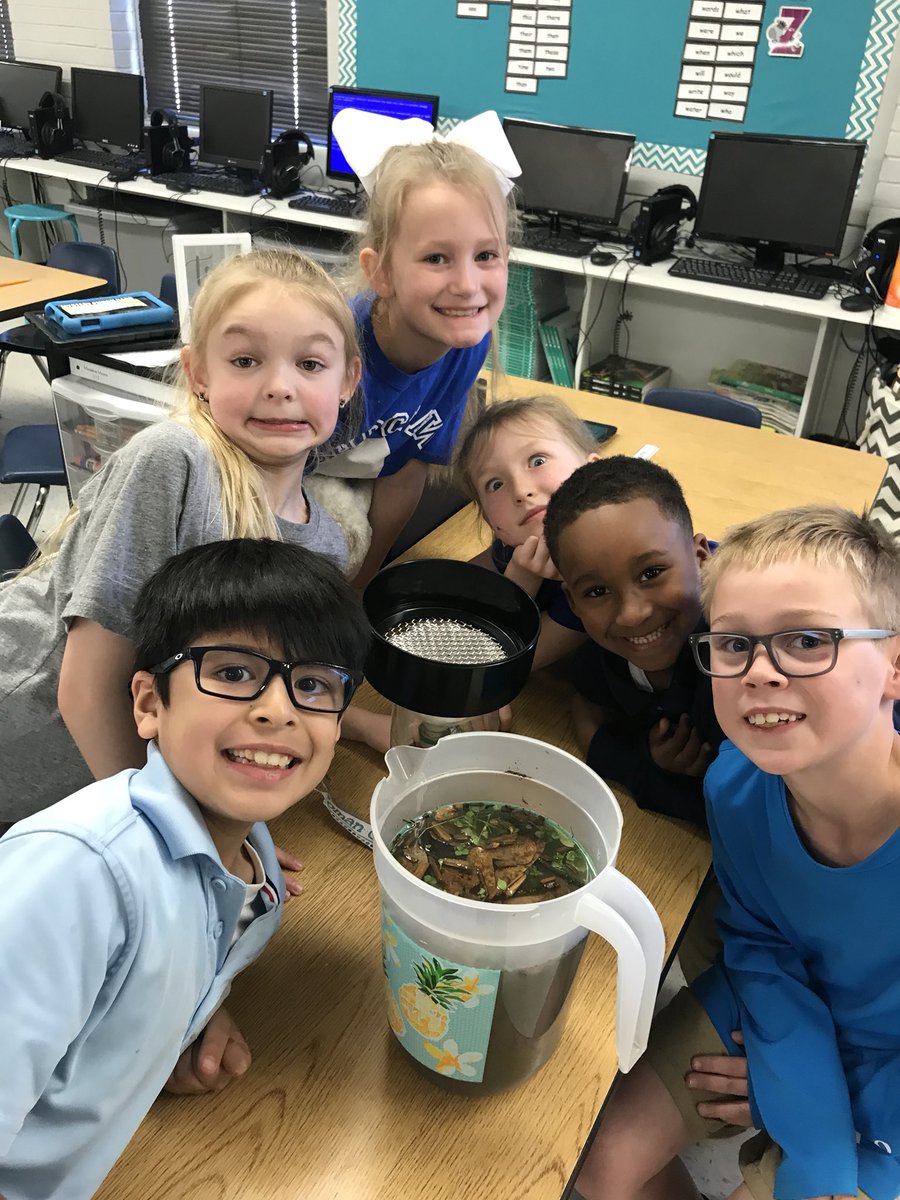 MahanJamie's tweet photo. Who knew the Engineering Design Process was SO MUCH FUN!?!?  Learning about clean water and experimenting  with different materials to design water filters! 🤗👍🏻❤️💦 #multiagerocks #lufkinlearns https://t.co/lLBuawU0uj