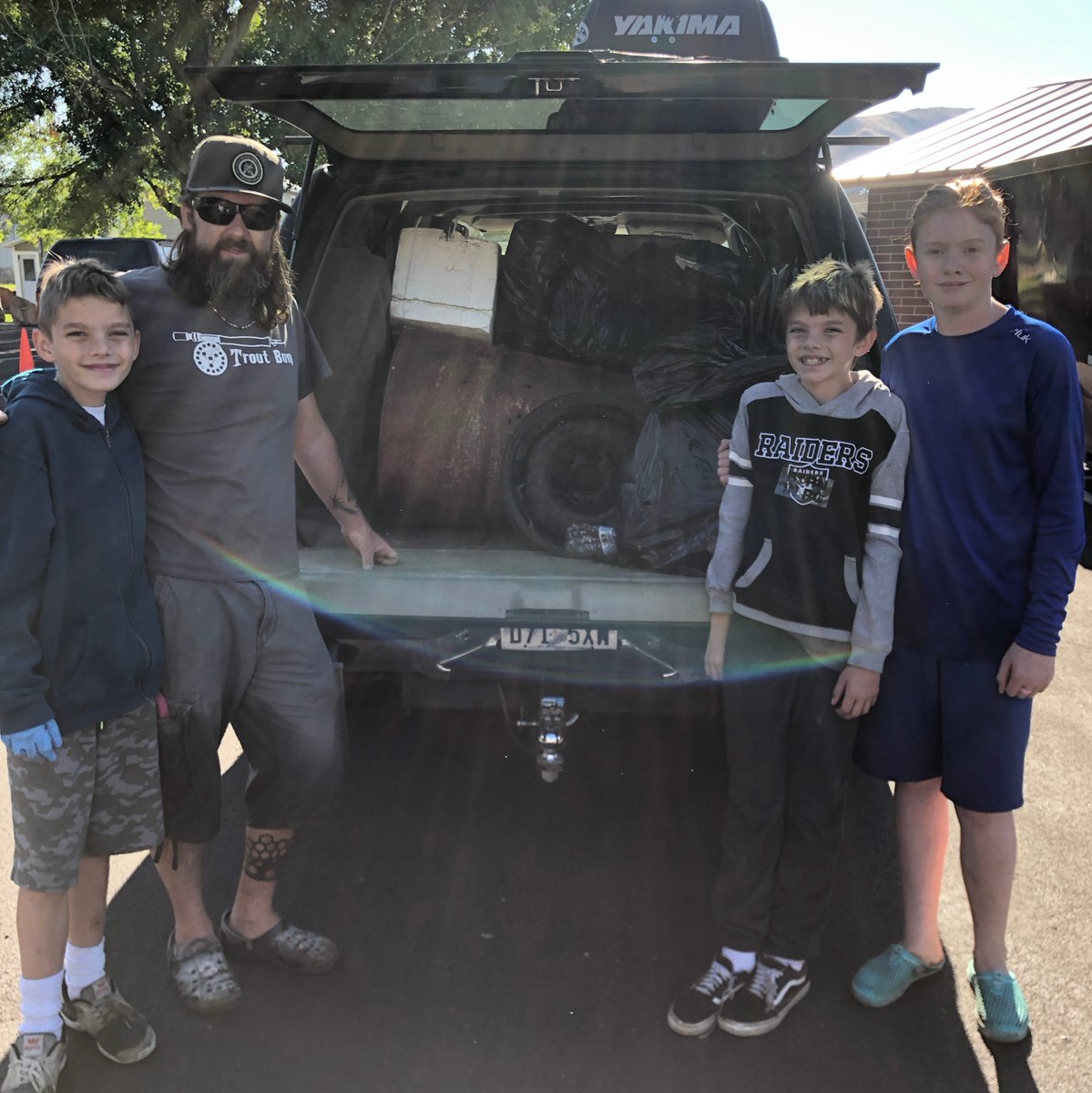 Roscoe and the boys with a truck full of Weber River trash. Nice haul boys!

#fishforgarbage #rivercleanup #weberriver #utah #trashgrab #pickuptrash