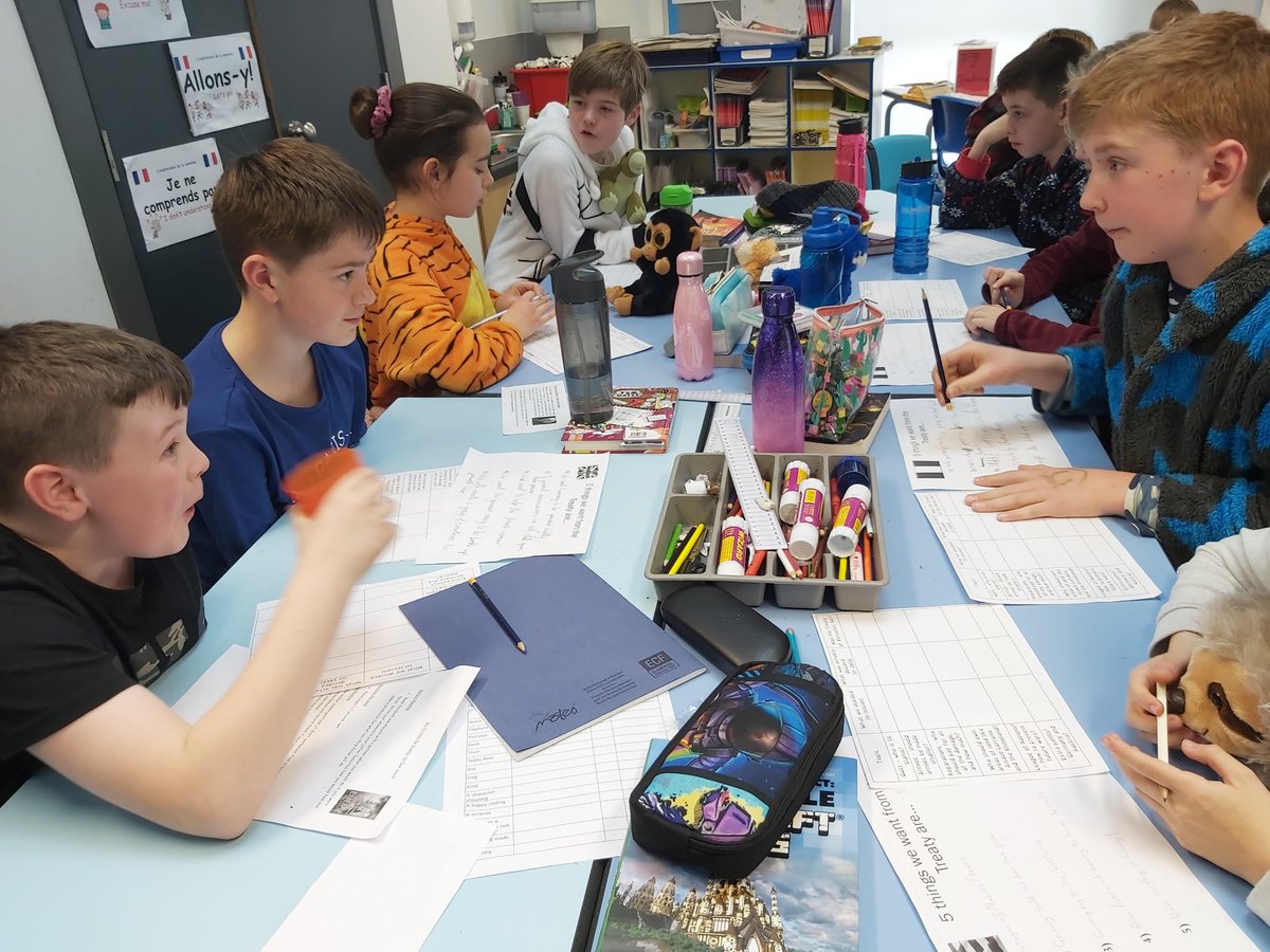 FoxCovertPS's tweet image. #p7fcps again took on the roles of representatives of &quot;The Big Three&quot; as they got to grips with The Treaty of Versailles.  A good way to deepen their understanding of the terms although our German representatives were not happy!
