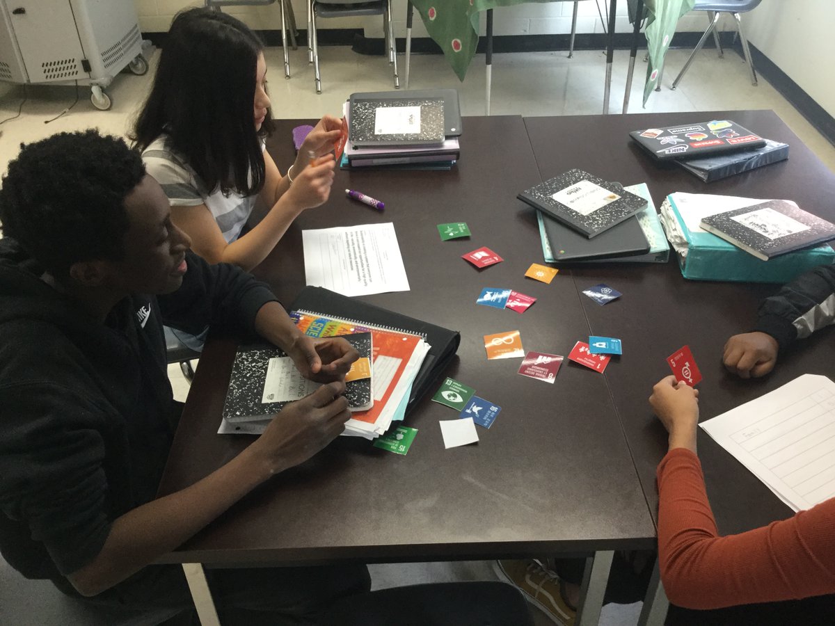 PhoenixLearns's tweet photo. Ss used their understanding of #sustainability to figure out what the UN #SustainableDevelopmentGoals are and discussed how they are used to create a more sustainable and just world for all who inhabit it. #hmsvt #bsdvt @BTVSchools @HuntMiddleVT https://t.co/iH89qH8APE
