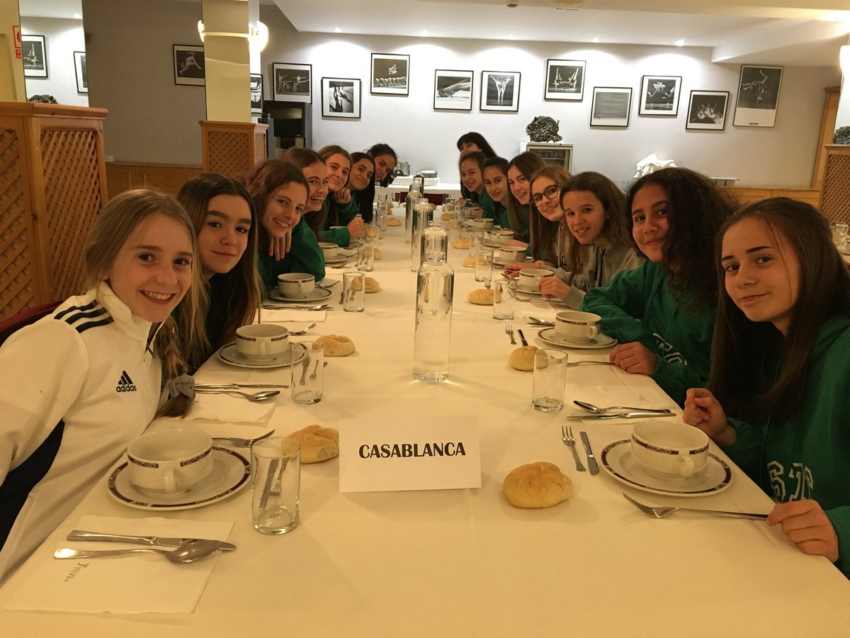 LFEndesa's tweet photo. La #MiniCopaLF también ha arrancado en Salamanca. 

¡Quédense con sus caras porque quien sabe si en breve vivirán la #CopaReinaLFEndesa!

Disfrutad de esta experiencia, chicas 😊💪🏻 ¡Suerte a todos! 🍀 https://t.co/wfA3w8bjjj
