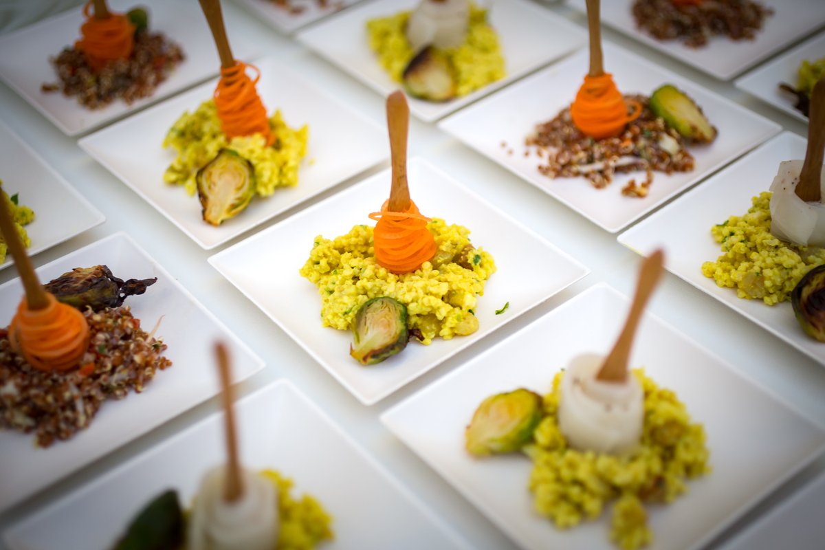 DesignCuisine's tweet photo. Love this easy-to-eat squash noodle hors d'oeuvres healthy & beautiful way to get your guests to eat their colors!#DesignCuisineEvents #YUM #DCATYourService #Catering #Delicious #DCEvents #PrivateEvents #FullServiceCatering https://t.co/wARfi6XLMj