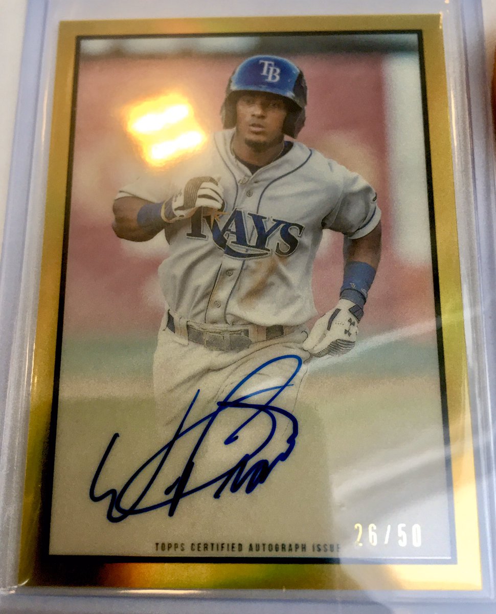 hoosbies's tweet photo. Finally pilgrimaged to @blowoutcards @afantasticstore and was rewarded in my @Topps Bowman Heritage Box! @CheapFunBreaks https://t.co/PurVhO8OIK