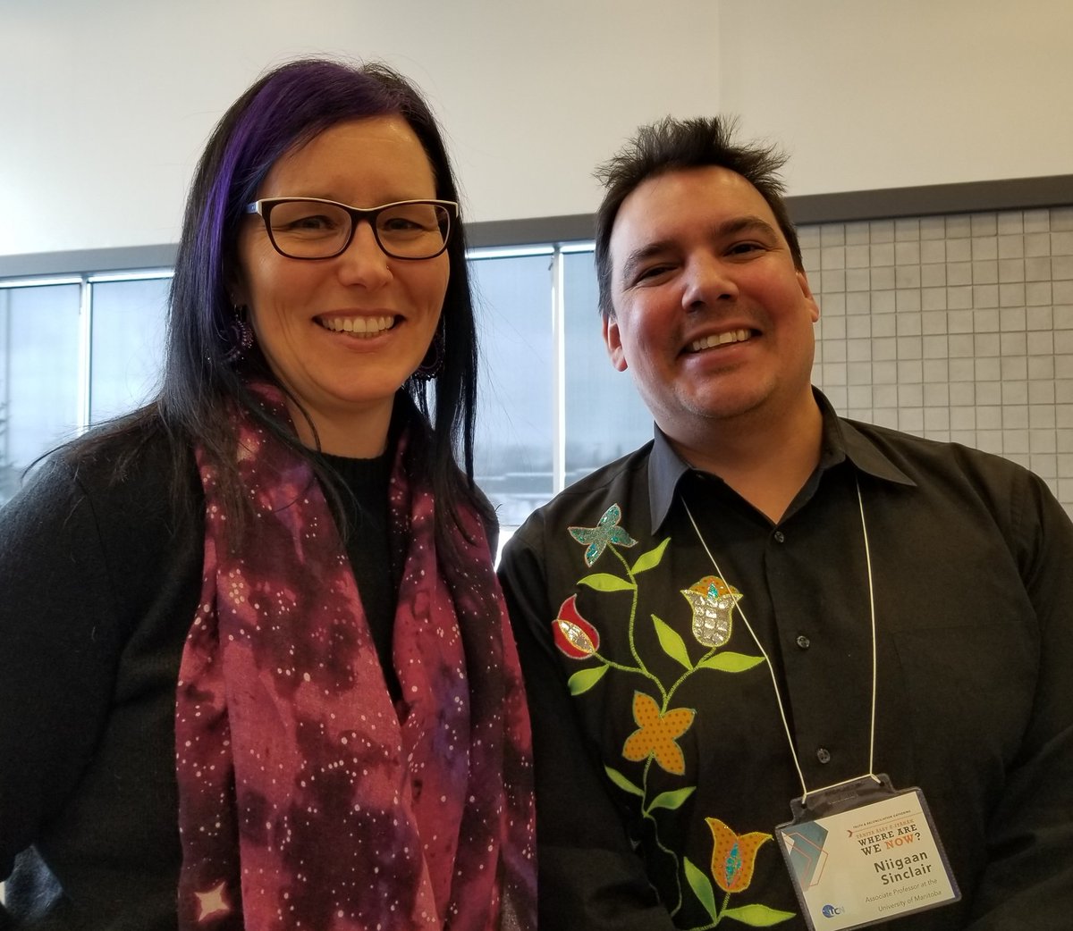 RhondaTaylor_'s tweet photo. The lingering effects&connections from #FastPitchWpg seem to be endless! In the last week I've run into 2 of the Final Showcase judges: Doneta & @Niigaanwewidam & a former presenter who happens to be mom to one of my coaches! How cool is that?! #community @wpgfdn https://t.co/6hOJ3znYZJ