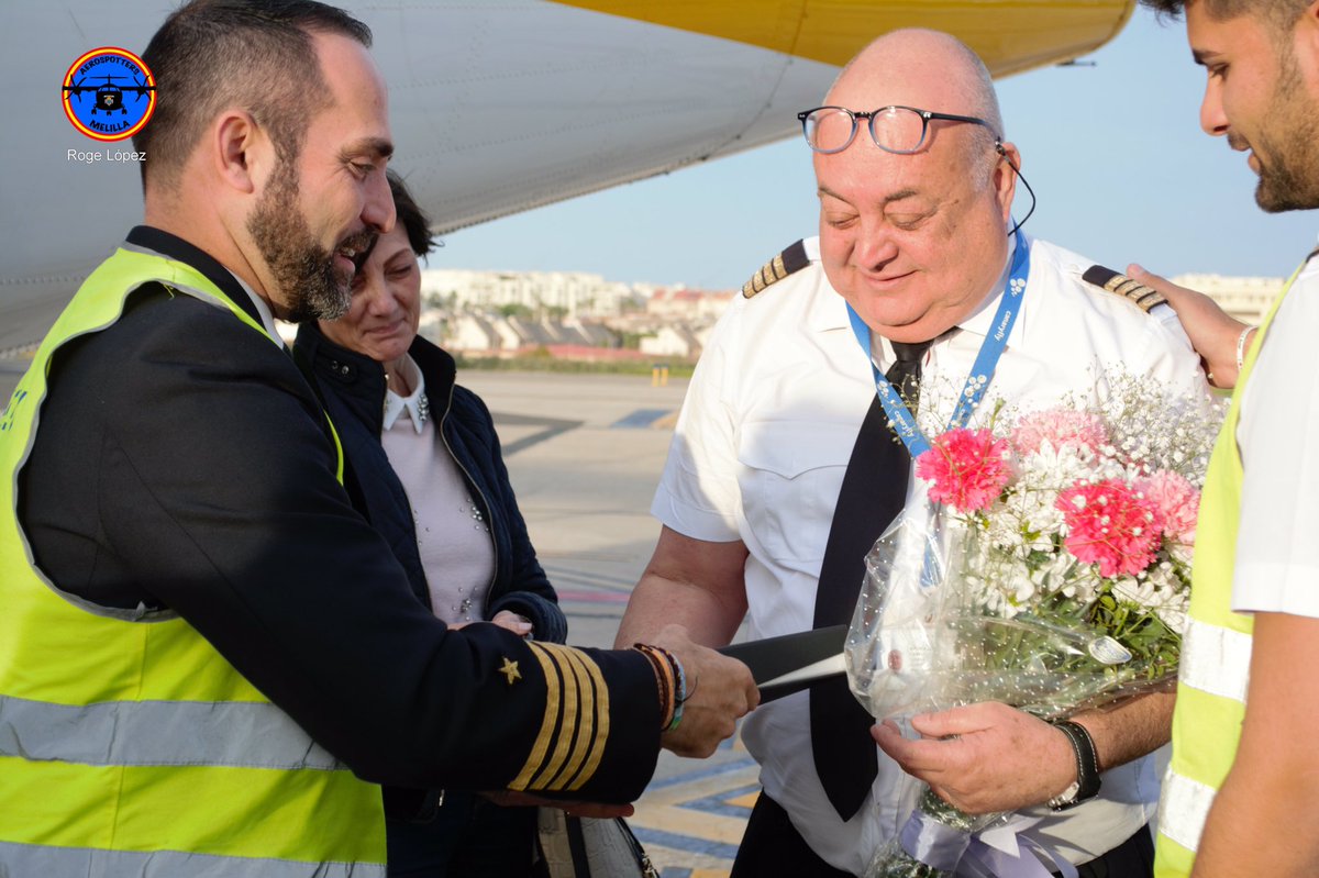 SpottersMelilla's tweet photo. Hoy hemos despedido a Walter Herzog, comandante de @Canaryfly_.
El #IB8294 MAD-MLN ha dado fin a más de 40 años de servicio del comandante.
Muchísimas gracias Walter por el servicio mostrado en #Melilla
Hoy se retira un gran 👨🏻‍✈️
.
.
Fotos📸: Ángel Ruiz y Roge López
@controladores https://t.co/nY31Ref6qe