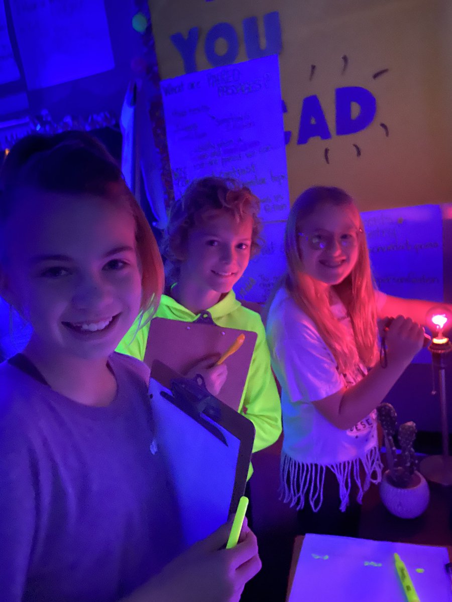 AmyBarner2's tweet photo. The fun continues! Our editing skills are BRIGHT!!! @ingiasaxton #brockisd #brockintermediate #barnerbunch4th https://t.co/wlm6gnXA2B