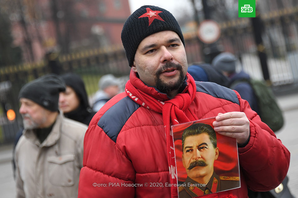 Внук сталина жив. Внуки Сталина. Внук Сталина. Фото внуков Сталина. Живой правнук Сталина.