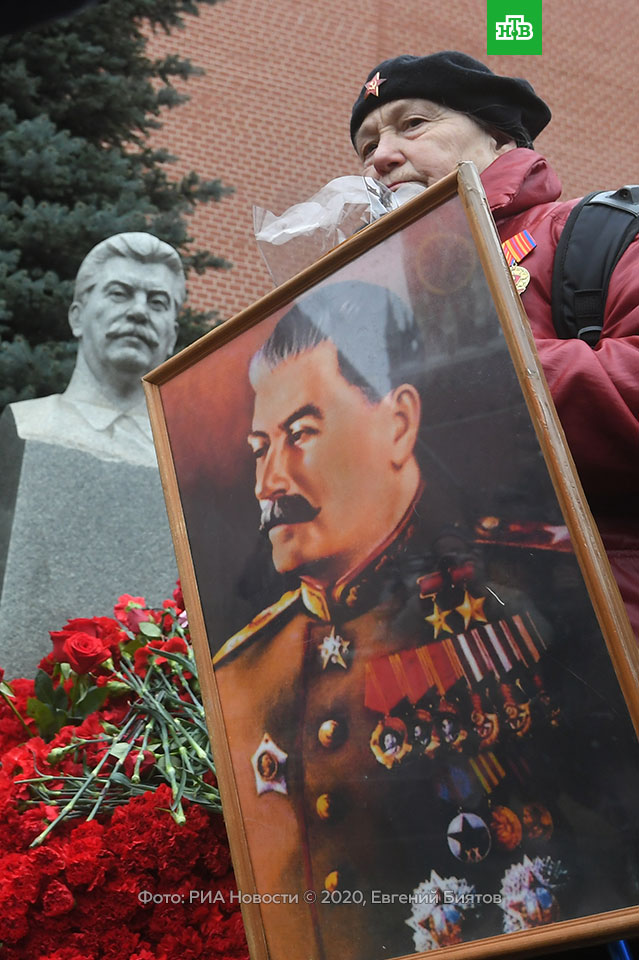 Сталин сейчас жив. Сталин Иосиф Виссарионович могила. Иосиф Сталин могила. Сталин Иосиф Виссарионович похороны. День смерти Сталина.