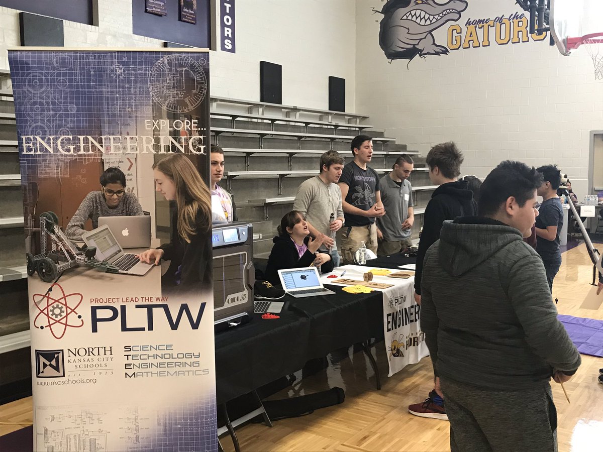NGMSGatorsAP_2's tweet photo. A huge thank you to @NorthtownNews students and staff for engaging @NGMSgators 8th graders during today’s Career Fair! #NorthtownTRUE https://t.co/YOplQ8y4Ay
