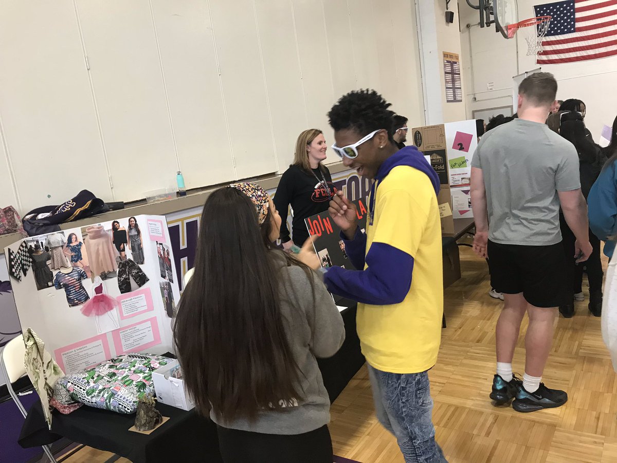 A huge thank you to <a href="/NorthtownNews/">Northtown News</a> students and staff for engaging @NGMSgators 8th graders during today’s Career Fair! #NorthtownTRUE