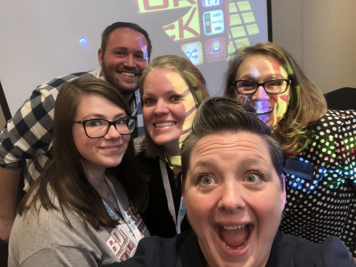 Nothing better than a selfie in the middle of presenting! 
#1 Math Game Show! 
♥️ fun participants! 
#D300MATH #kinderconf